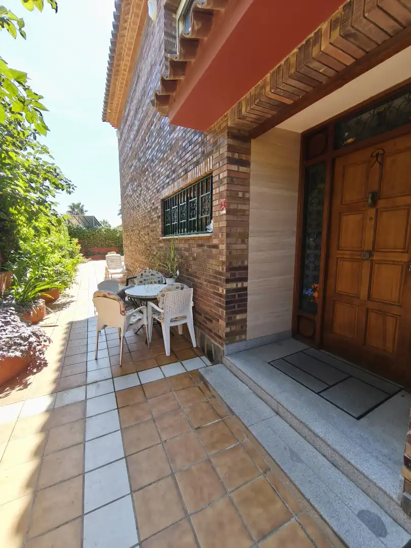 Semi-detached house with terrace for sale in Carrer Bergantí, imagen 6