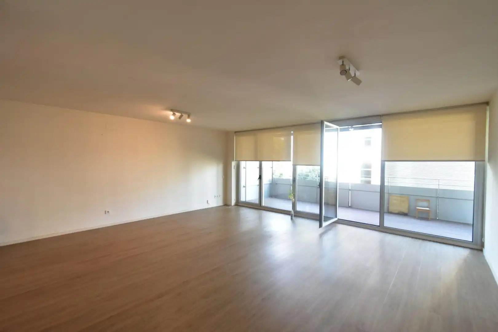 Living room of Flat for rent in Barcelona  with Air Conditioner, Heating and Parquet flooring