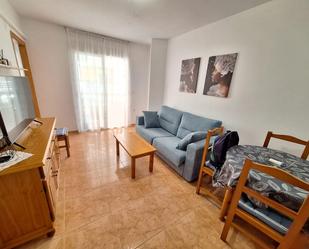 Sala d'estar de Apartament de lloguer en Torrevieja amb Aire condicionat i Balcó