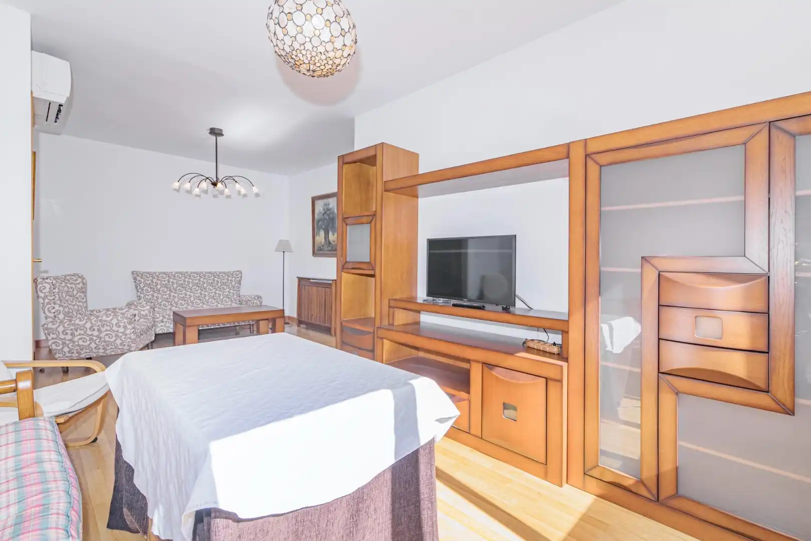 Bedroom of Flat for sale in Granada  with Air Conditioner, Heating and Storage room