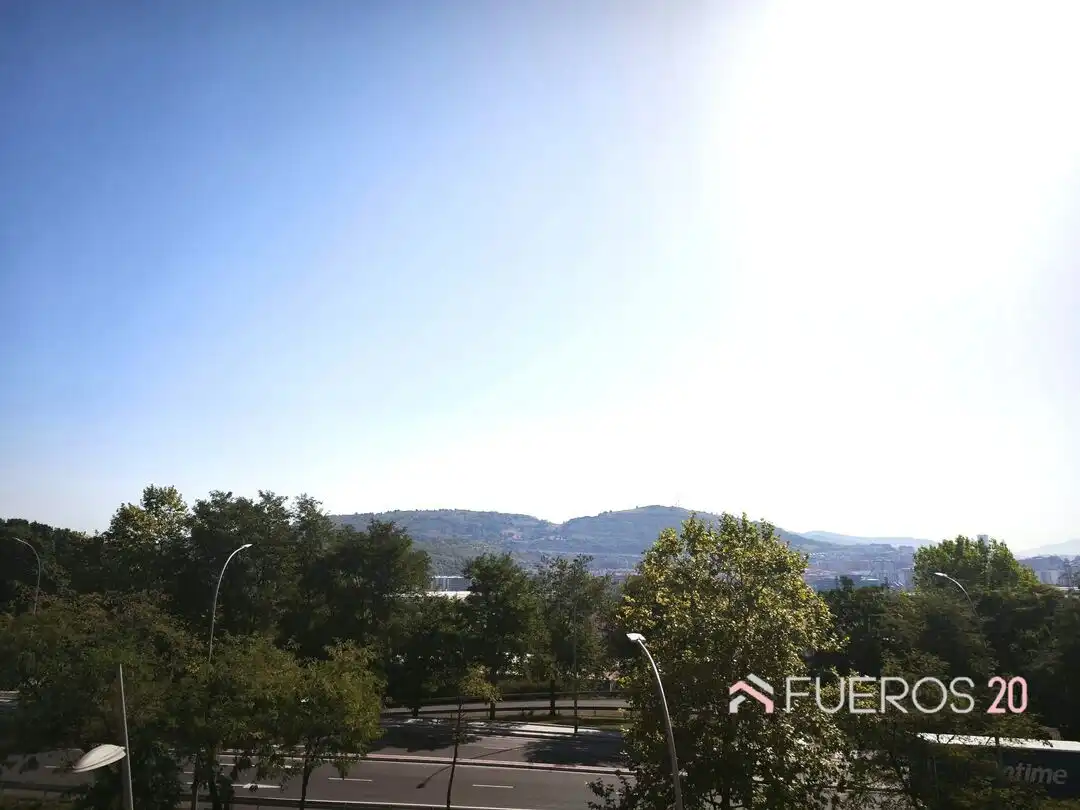 Vista exterior de Piso en venta en Barakaldo  con Calefacción y Amueblado