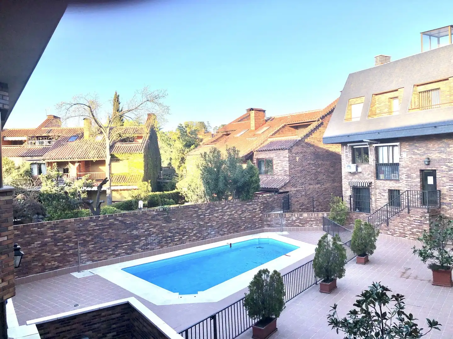 Vista exterior de Pis de lloguer en Majadahonda amb Calefacció, Terrassa i Forn