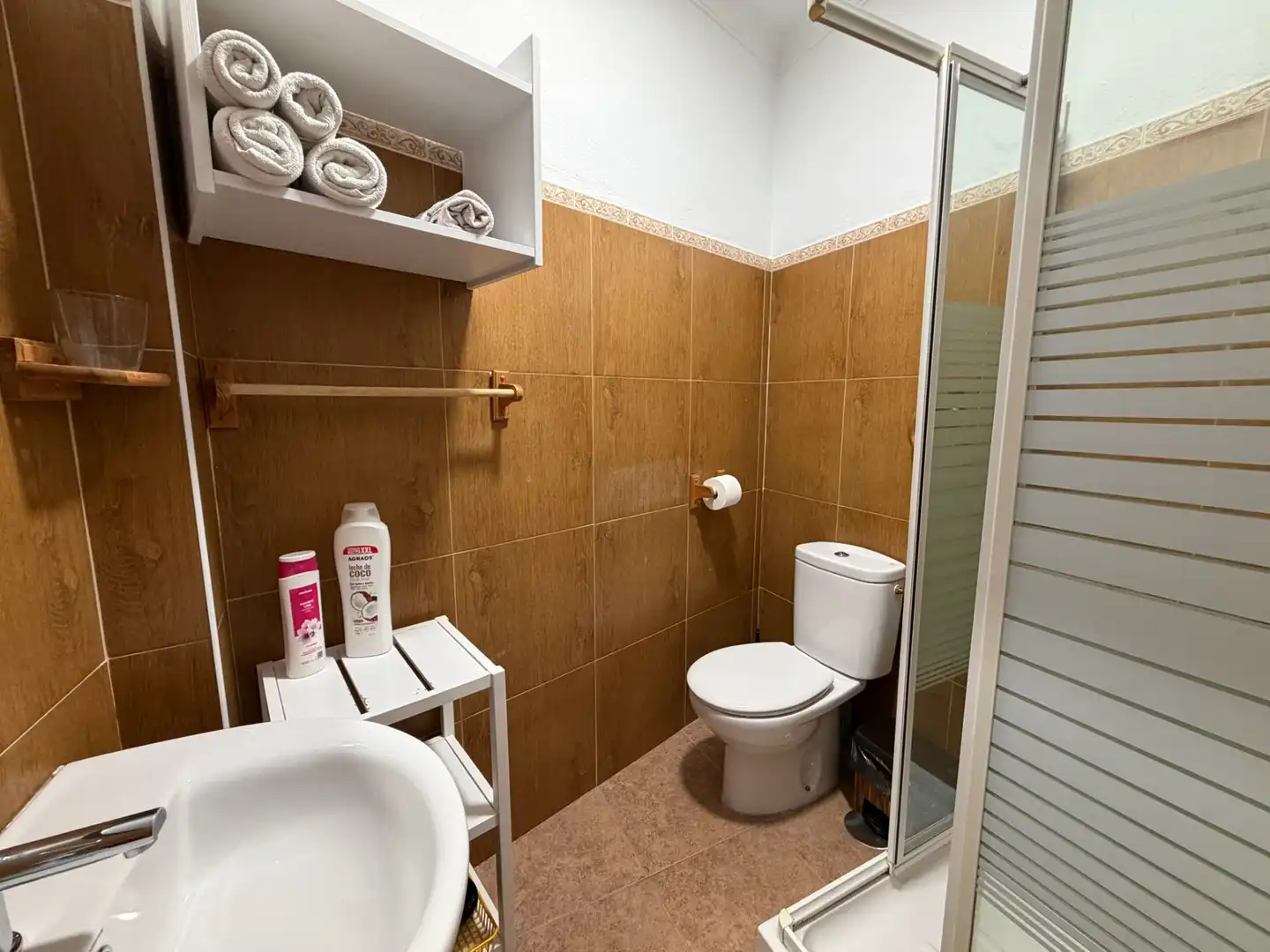 Baño de Casa adosada en venta en Ardales con Aire acondicionado, Terraza y Amueblado