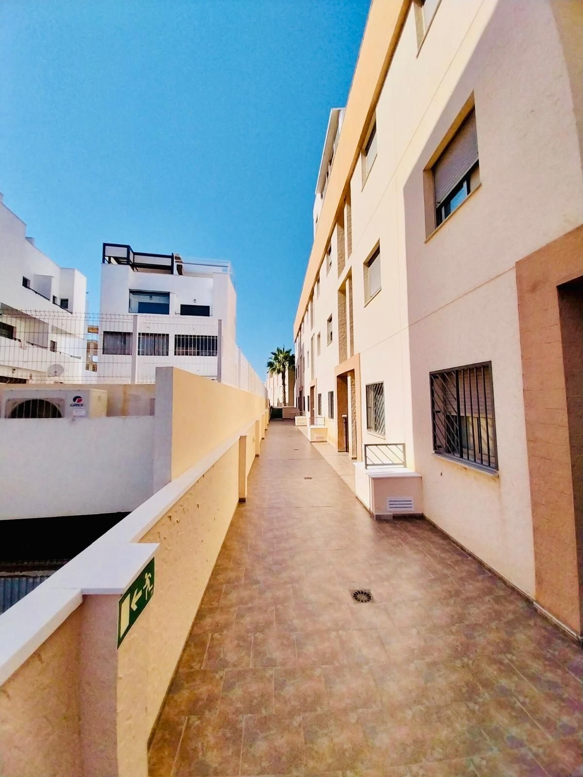 Vista exterior de Casa o chalet en venta en Guardamar del Segura con Jardín privado, Terraza y Trastero