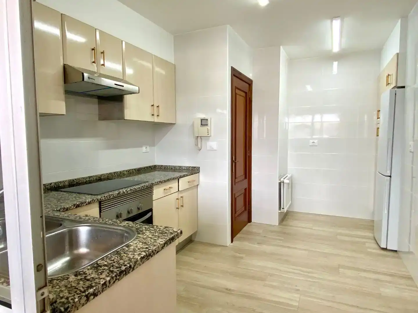 Kitchen of Flat for rent in Vigo   with Parquet flooring and Storage room