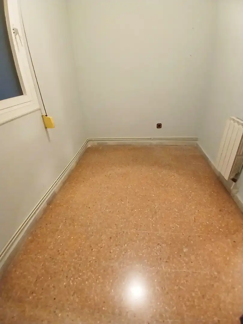 Wohnung zum Verkauf in Barcelona mit Klimaanlage, Heizung und Parkett