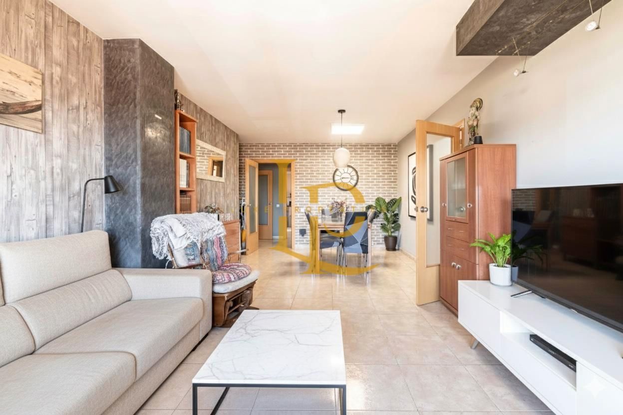 Living room of Duplex for sale in Rubí  with Air Conditioner, Heating and Terrace