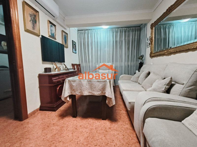 Sala d'estar de Pis en venda en  Córdoba Capital amb Aire condicionat, Calefacció i Terrassa