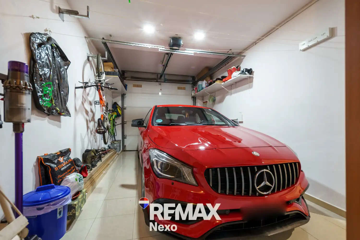 Parking de Casa adosada en venta en Cigales con Calefacción, Jardín privado y Terraza