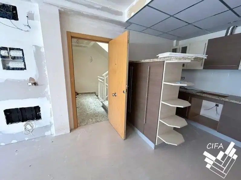 Flat with lift for sale in Calle MONTEJURRA, imagen 3