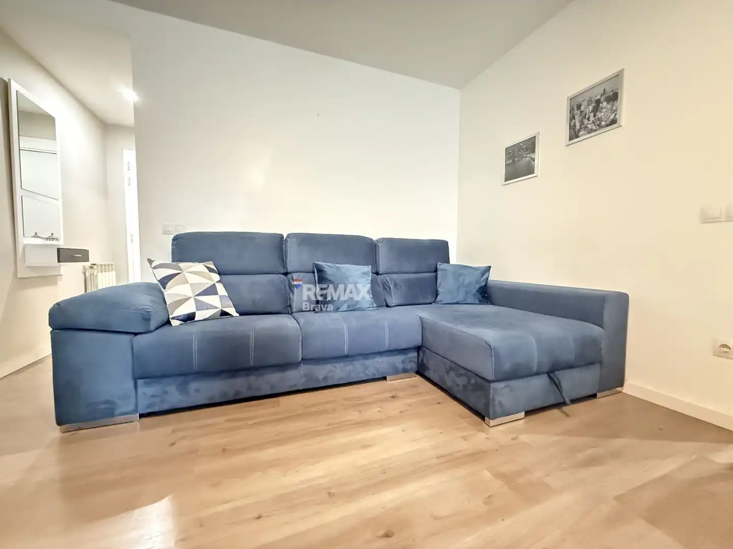 Living room of Flat for sale in La Jonquera  with Parquet flooring, Storage room and Furnished