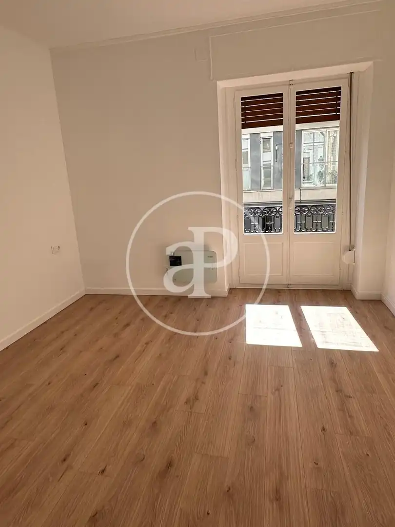 Schlafzimmer von Wohnung zur Miete in Valencia mit Klimaanlage, Heizung und Terrasse