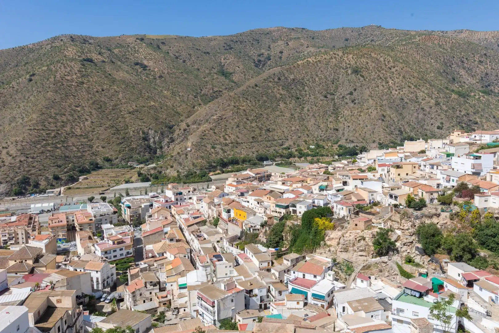 Vista exterior de Ático en venta en Albuñol con Calefacción, Terraza y Amueblado