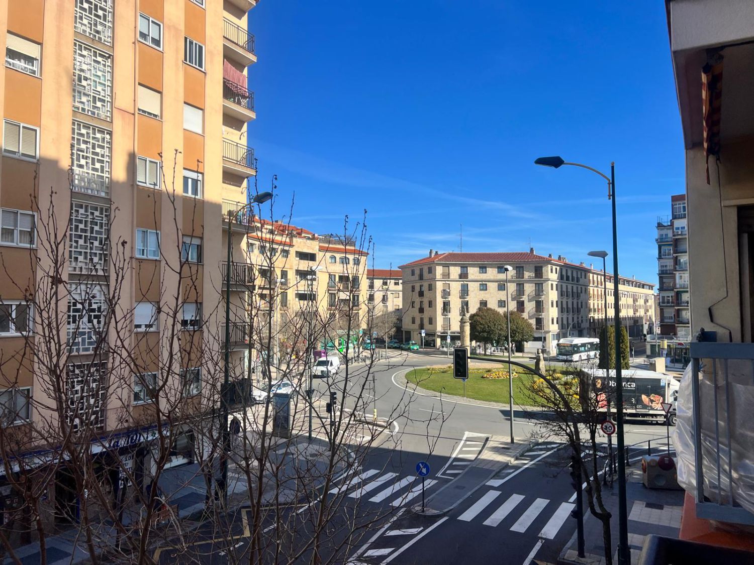 Außenansicht von Wohnung zum Verkauf in Salamanca Capital mit Klimaanlage, Heizung und Möbliert
