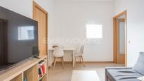 Sala d'estar de Apartament en venda en  Madrid Capital amb Aire condicionat i Calefacció