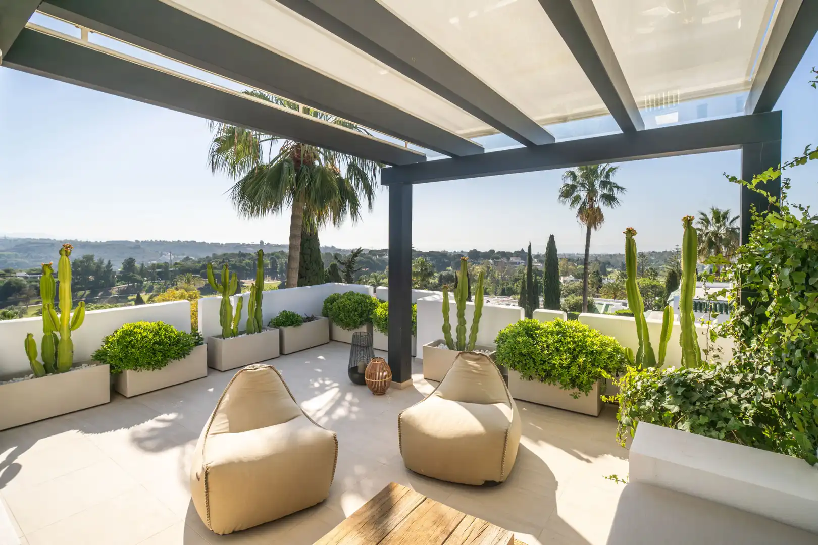 House with pool for sale in Marbella Centro