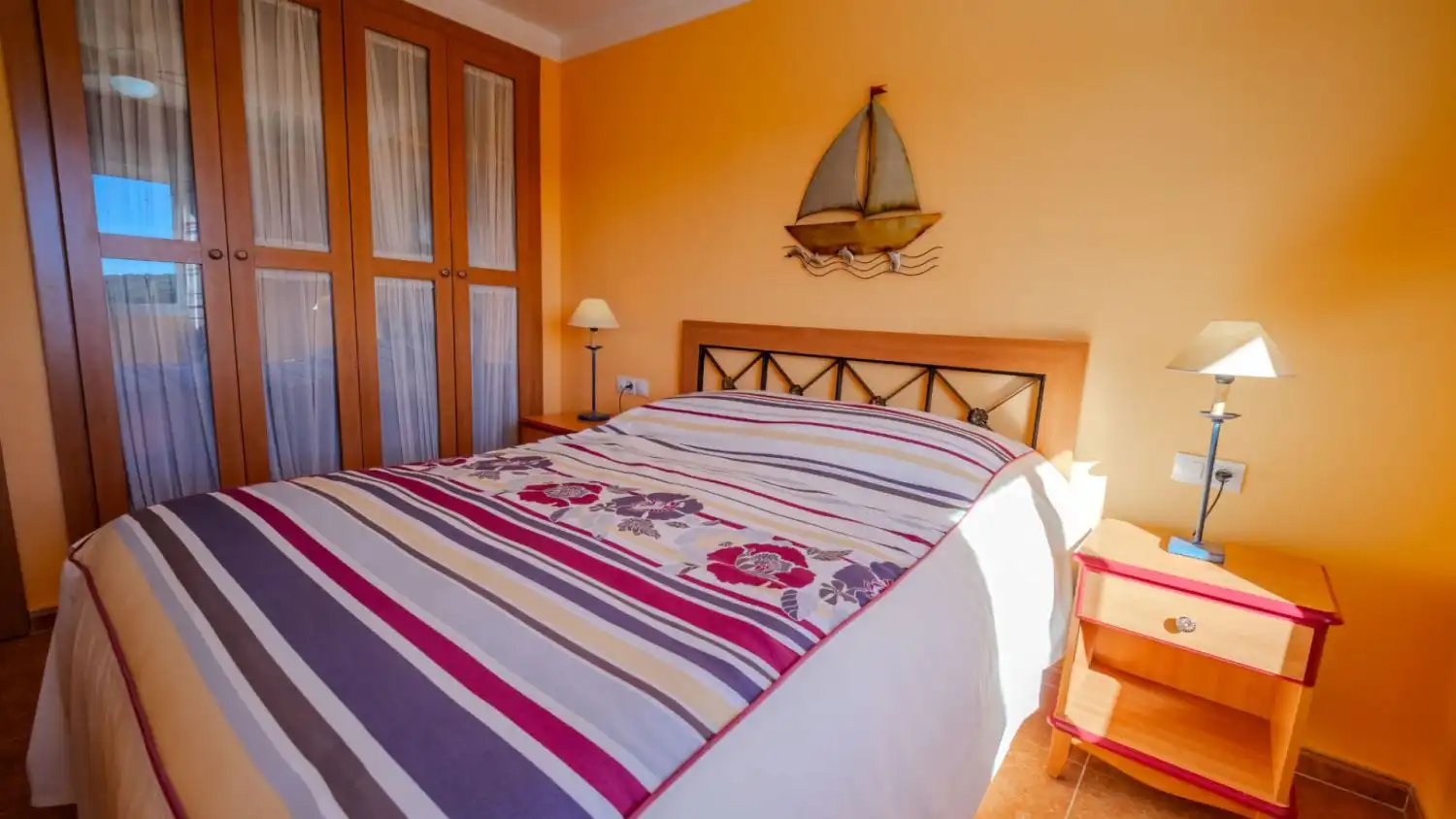Habitación de Piso de alquiler en Guardamar del Segura con Aire acondicionado, Terraza y Piscina comunitaria