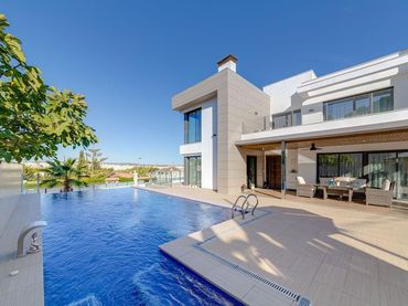 Villa avec piscine à vendre à Playa de los Locos