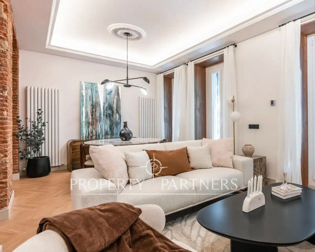 Living room of Apartments for sale in  Madrid Capital  with Air Conditioner and Heating