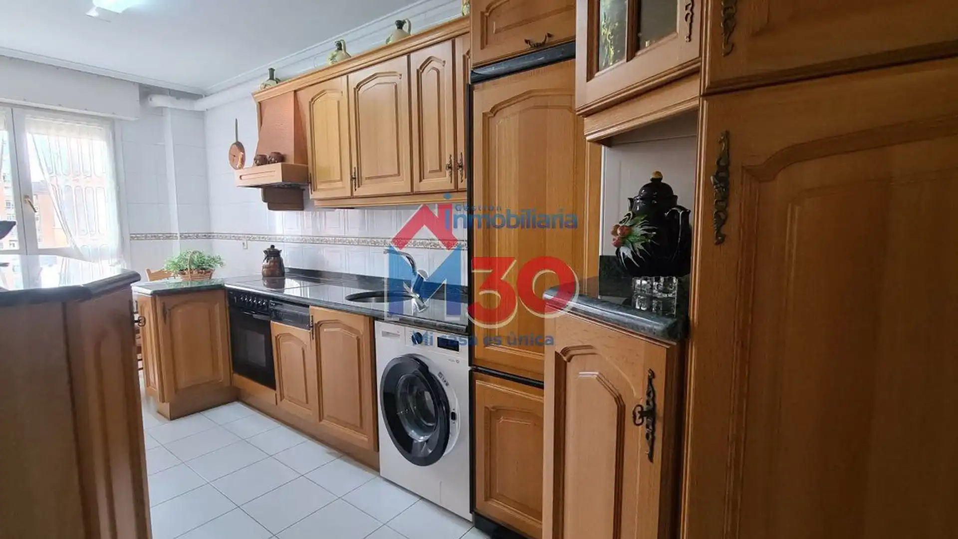 Cocina de Piso en venta en Vitoria - Gasteiz con Calefacción, Parquet y Terraza