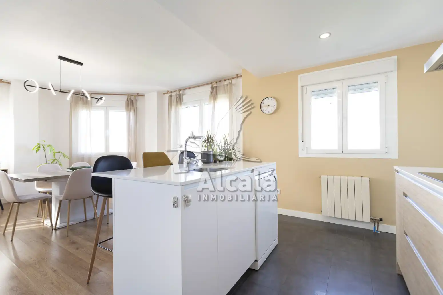 Cocina de Piso en venta en Alcalá de Henares con Aire acondicionado, Calefacción y Trastero