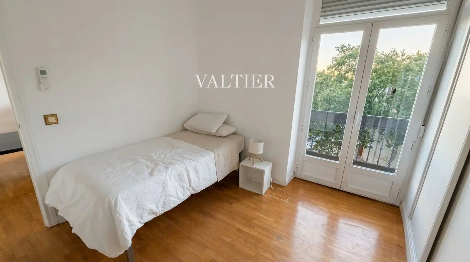 Bedroom of Flat for rent in Madrid  with Air Conditioner, Terrace and Furnished