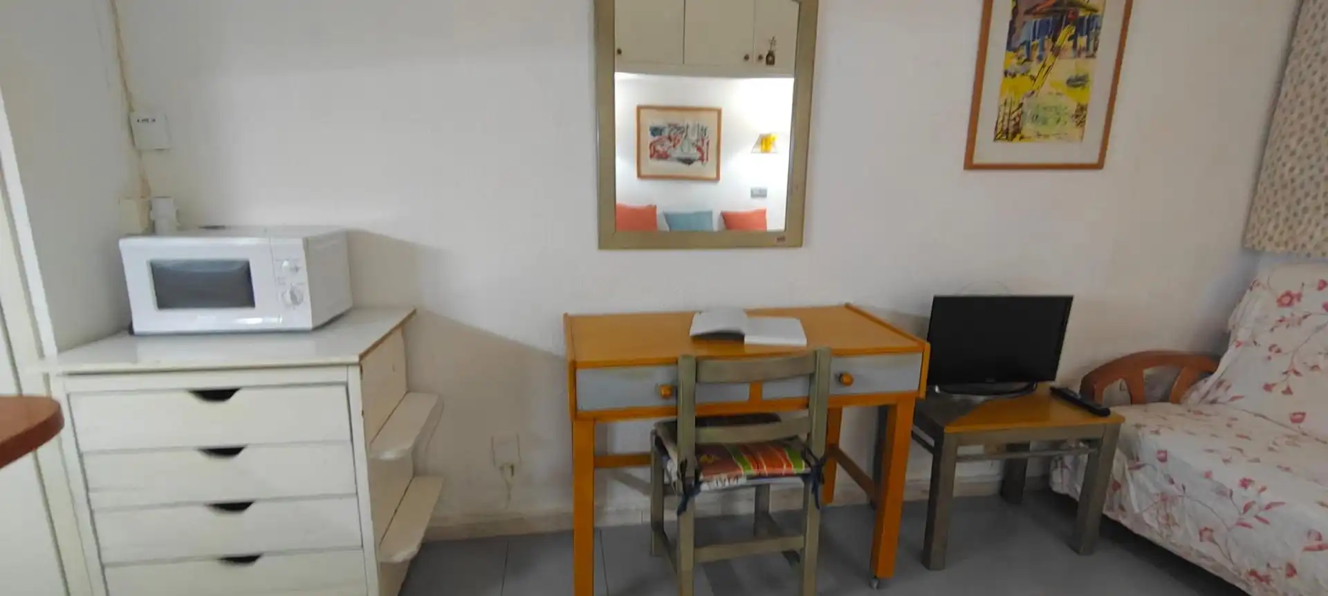 Dormitori de Estudi de lloguer en Granada amb Moblat