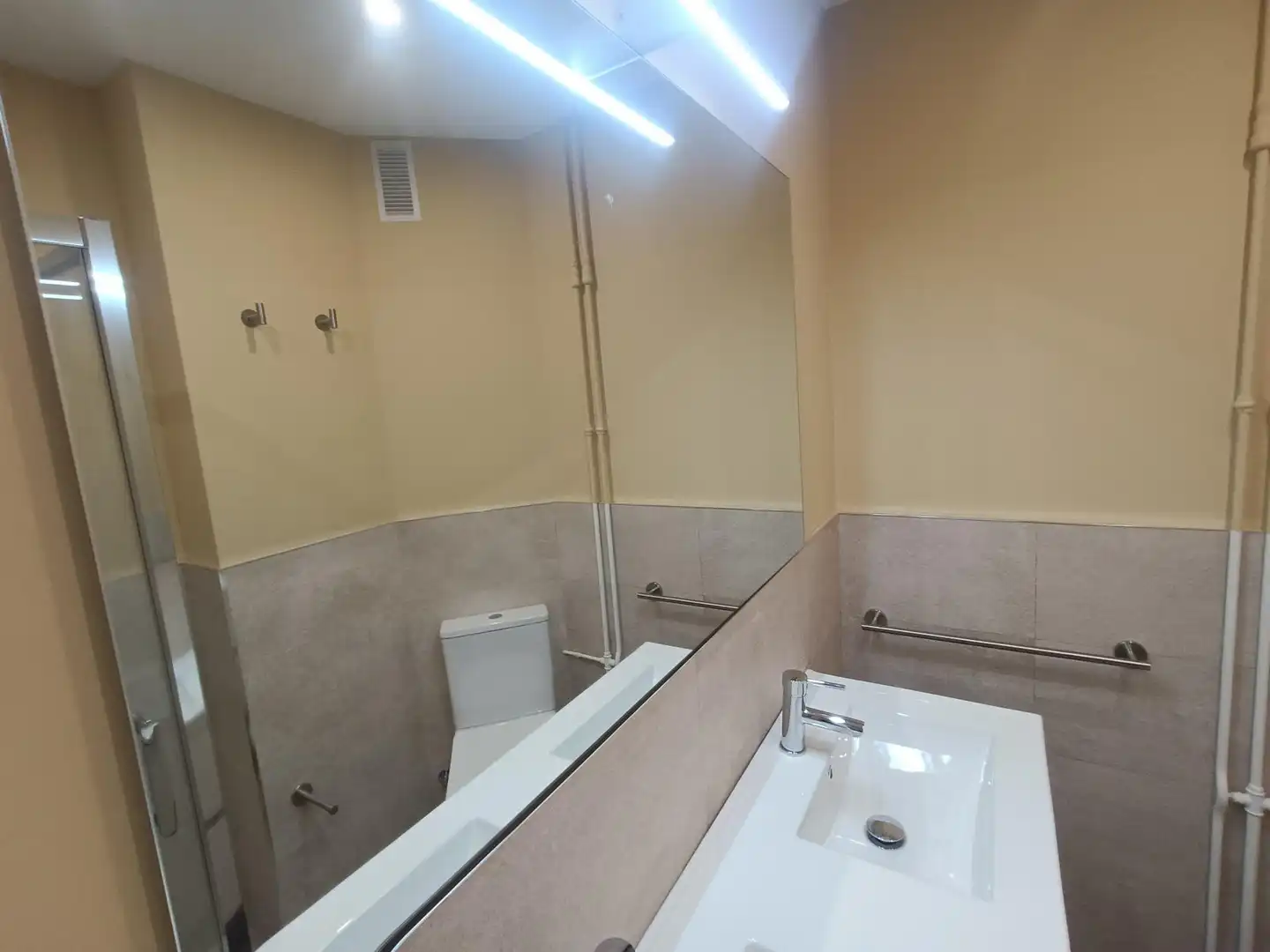 Bathroom of Flat for rent in Santander  with Heating, Parquet flooring and Balcony