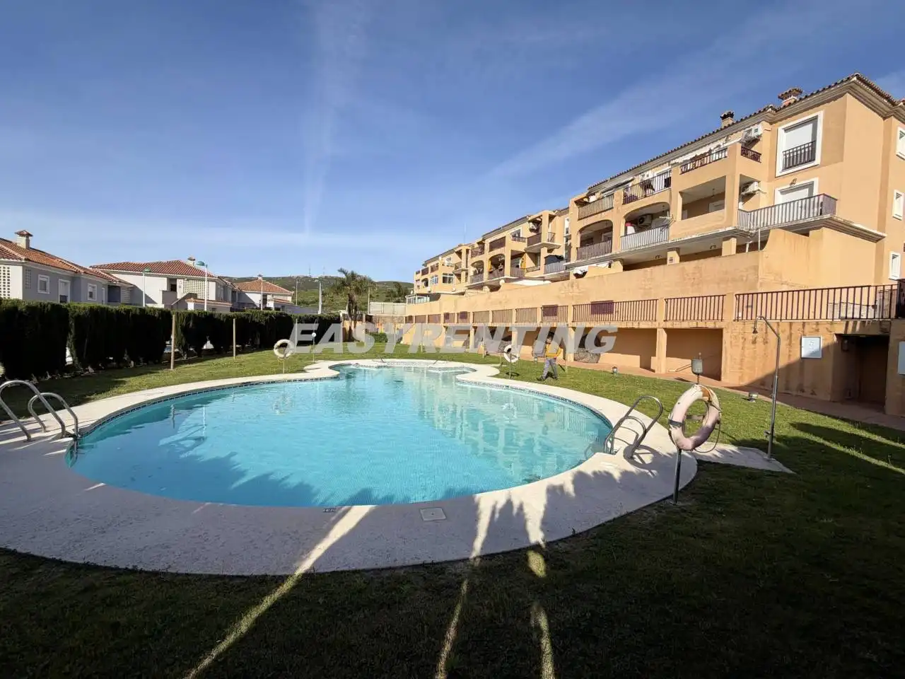 Piscina de Piso en venta en La Línea de la Concepción con Terraza y Amueblado