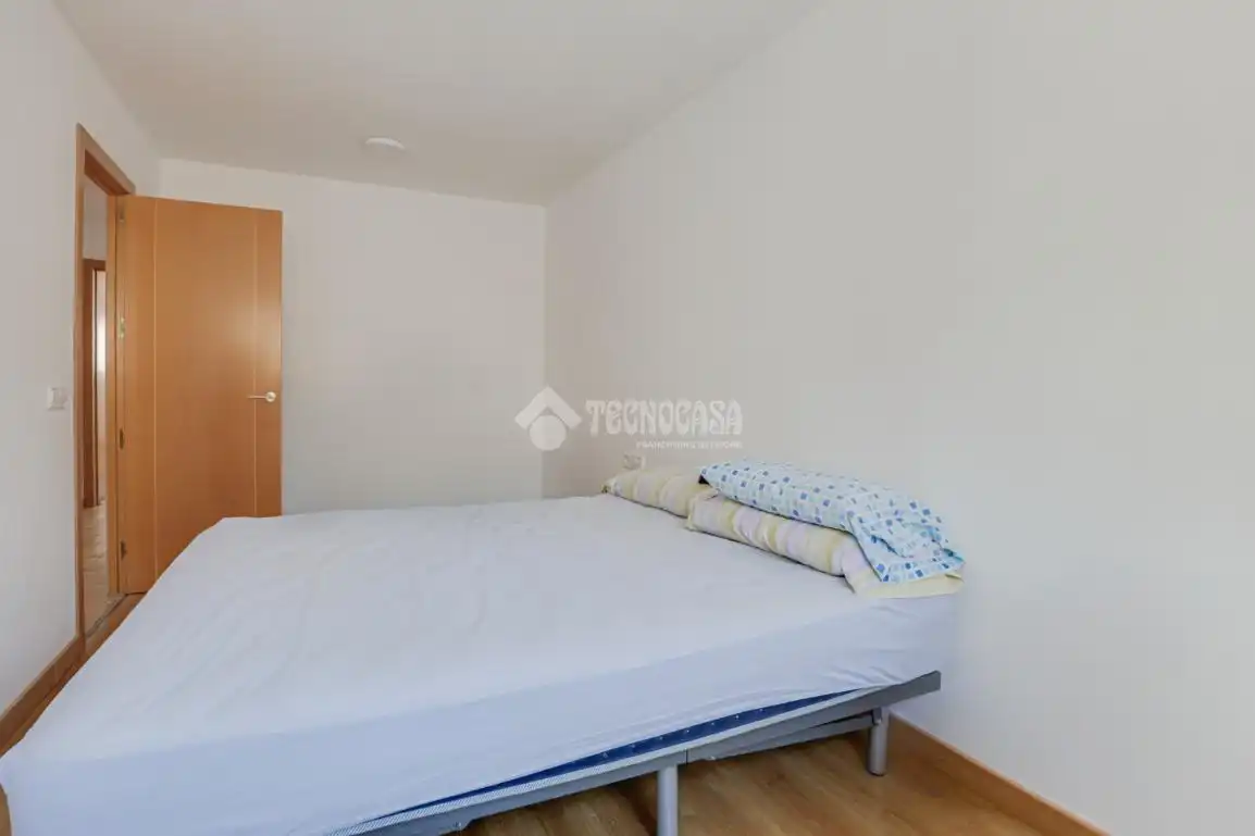 Habitación de Casa adosada en venta en Terrassa con Aire acondicionado, Terraza y Trastero