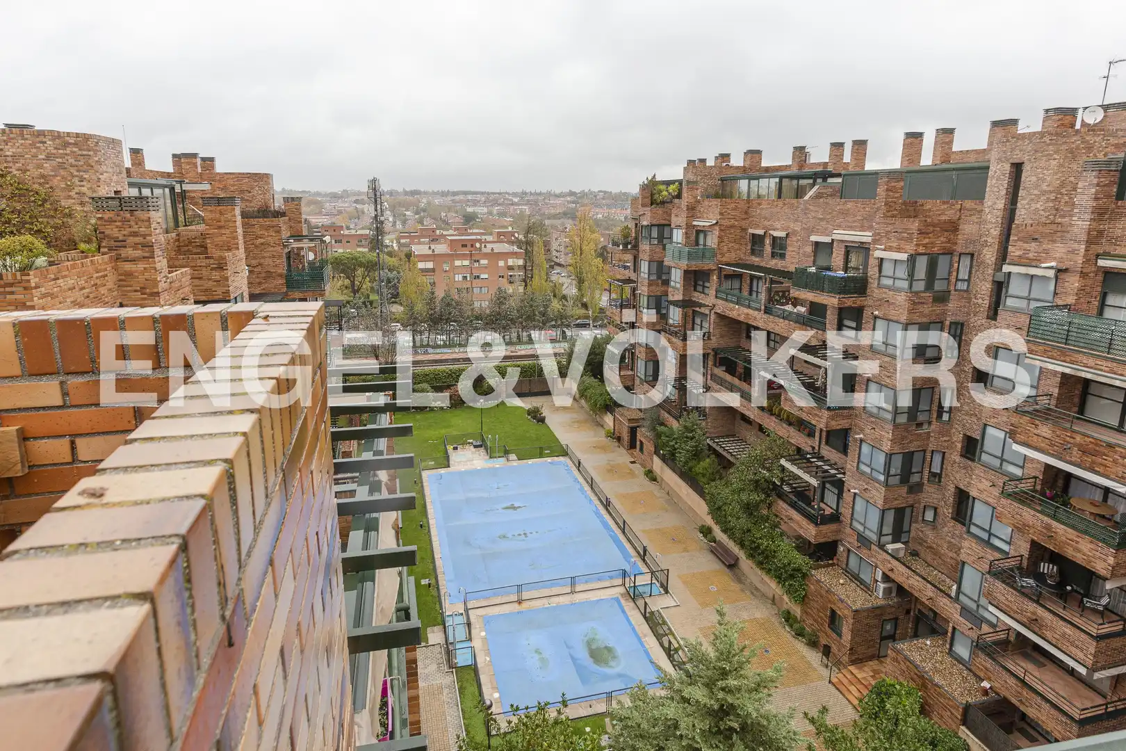 Terrace of Attic for rent in Madrid  with Air Conditioner, Heating and Parquet flooring