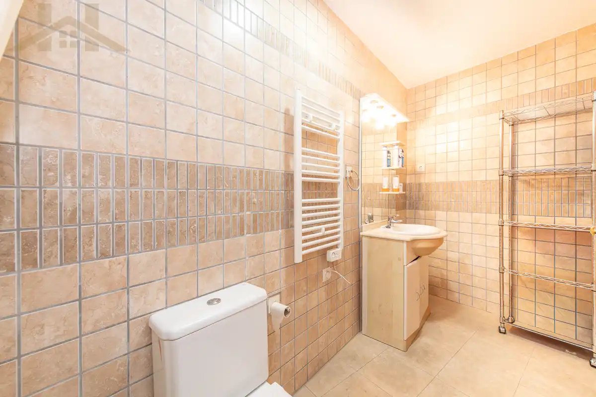 Badezimmer von Wohnung zum Verkauf in Navalcarnero mit Heizung, Parkett und Abstellraum