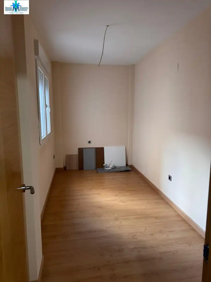 Flat for sale in Albacete  with Air Conditioner, Heating and Storage room