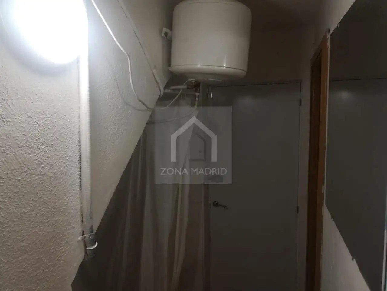 Dormitori de Local en venda en Madrid amb Aire condicionat