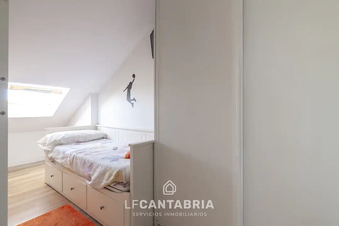 Dormitori de Dúplex en venda en Miengo amb Calefacció i Traster