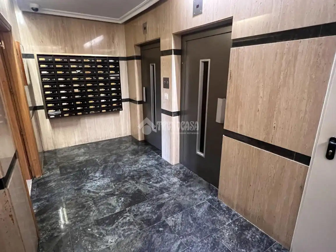 Flat for sale in Madrid  with Air Conditioner, Parquet flooring and Storage room