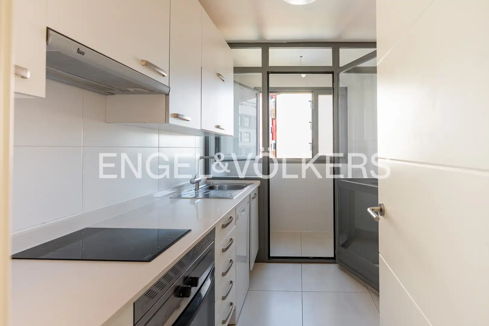 Cocina de Piso en venta en Madrid con Calefacción y Piscina