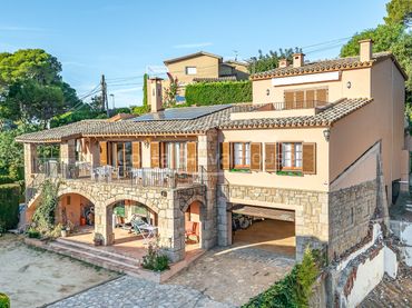 Maison avec balcon à vendre à Ronda del Coral