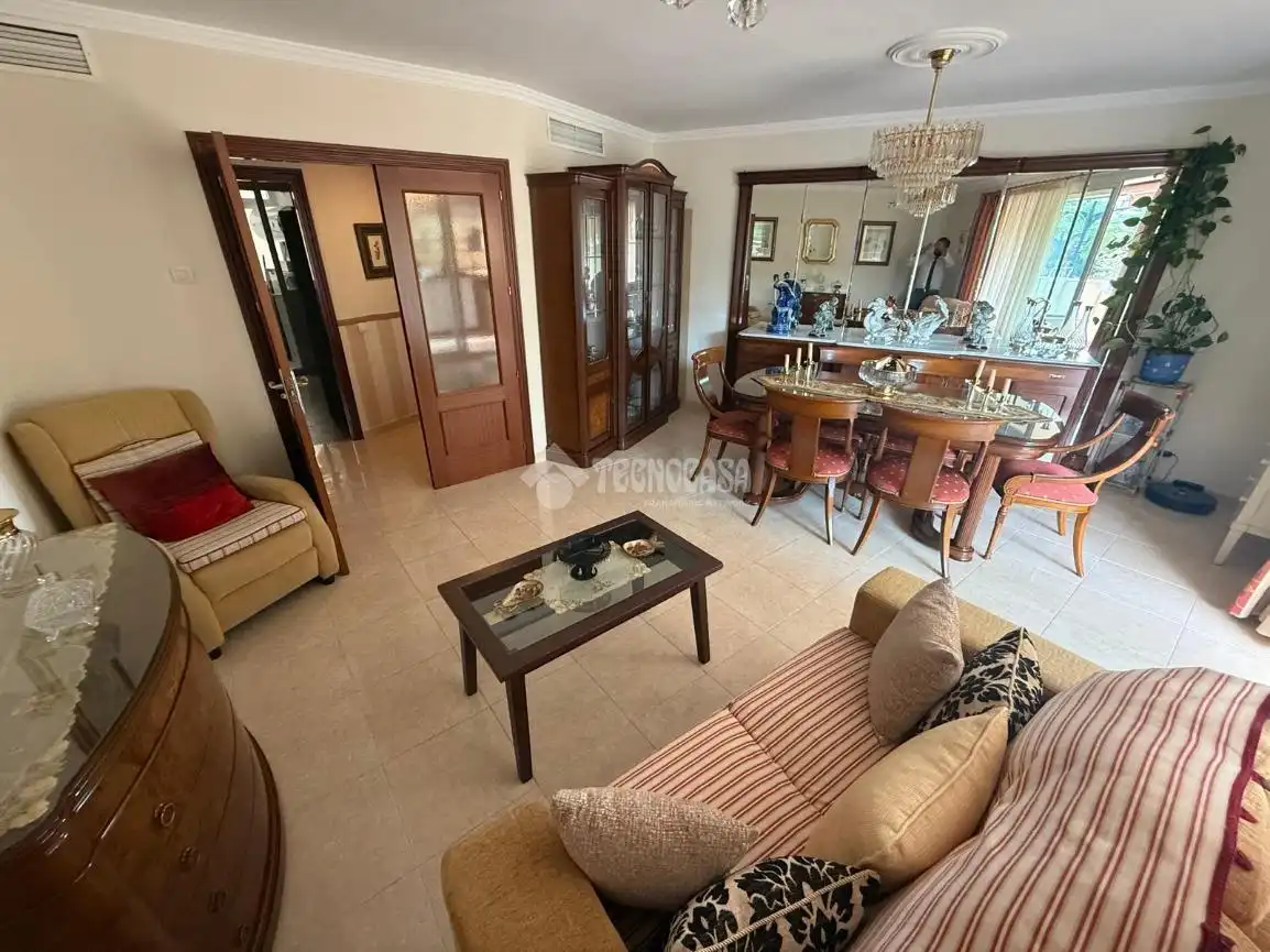 Sala de estar de Piso en venta en Estepona con Balcón