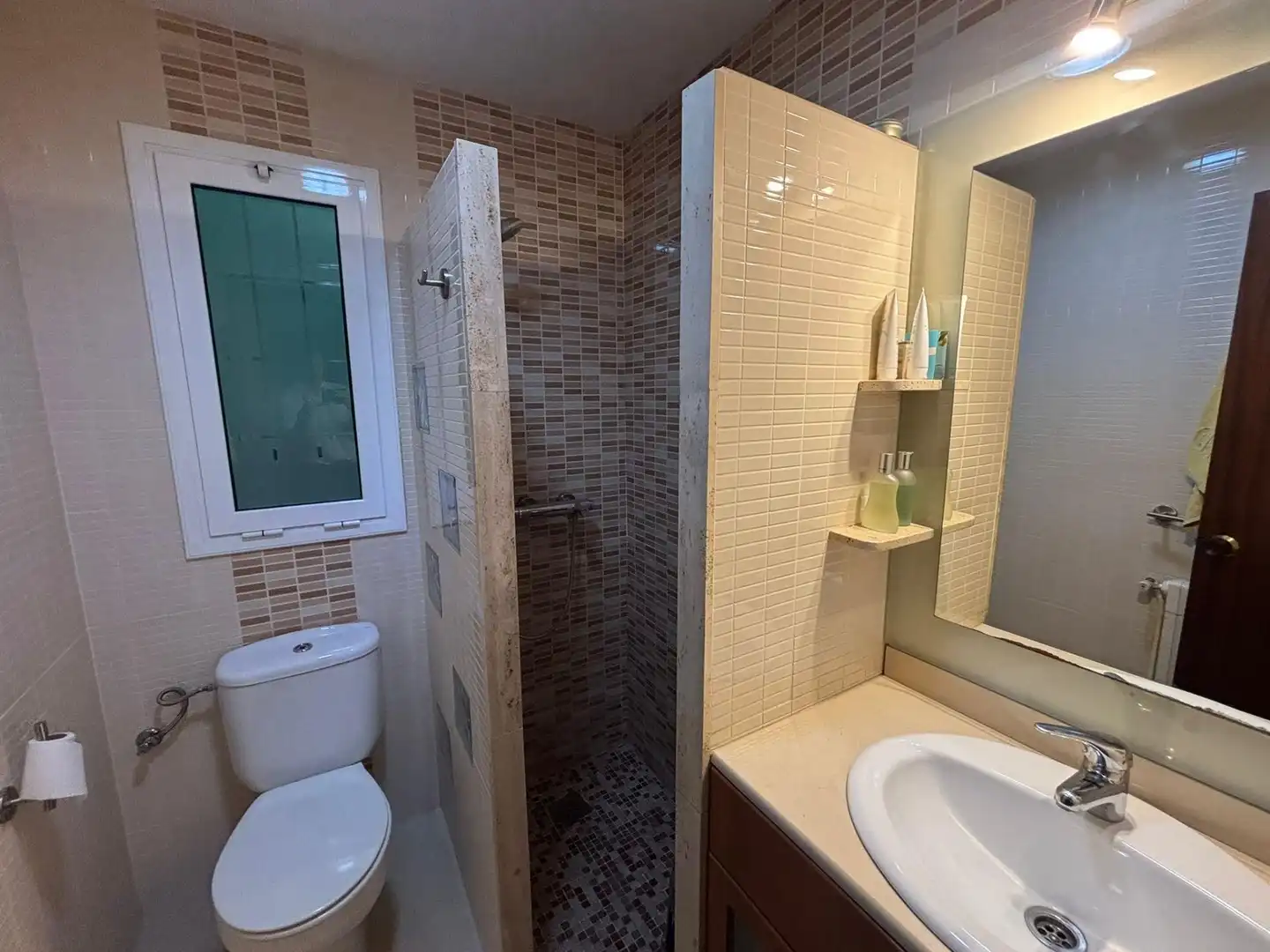 Bany de Casa o xalet en venda en Sabadell amb Calefacció, Terrassa i Balcó