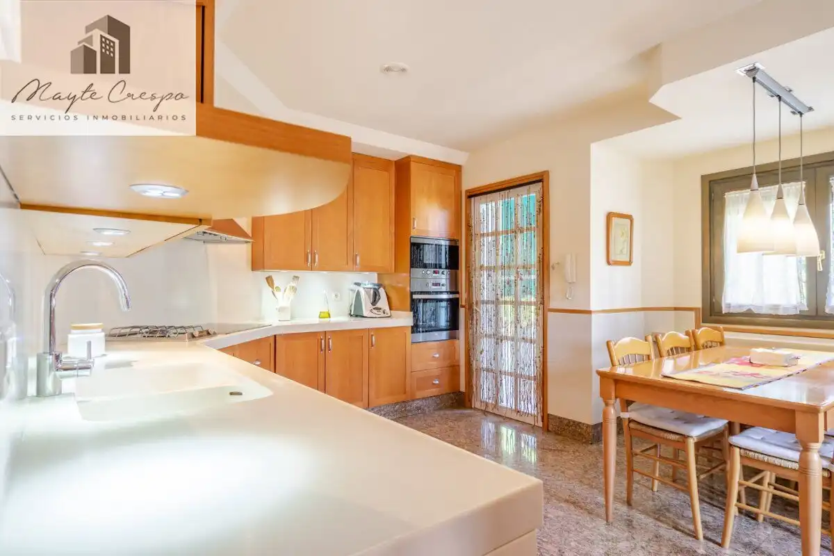 Cocina de Casa o chalet en venta en La Zubia con Aire acondicionado, Calefacción y Jardín privado
