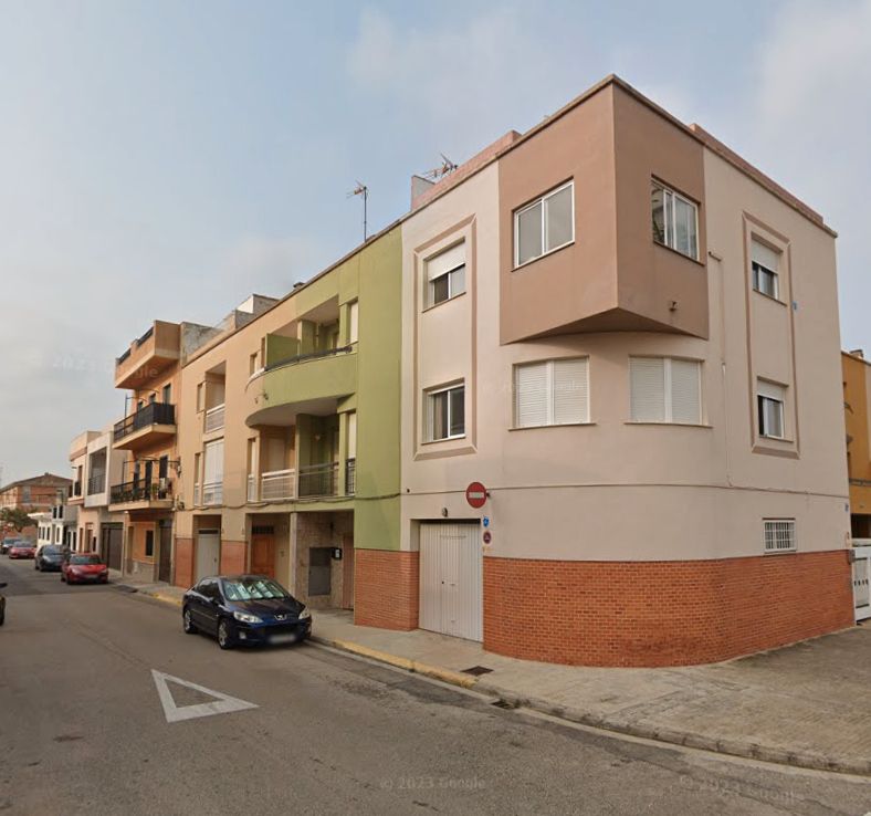 Vista exterior de Pis en venda en L'Alcúdia amb Terrassa, Traster i Balcó