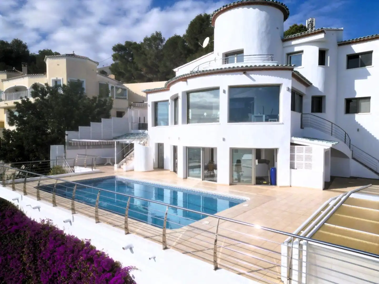Villa con piscina in vendita a Benicolada - Las Adelfas