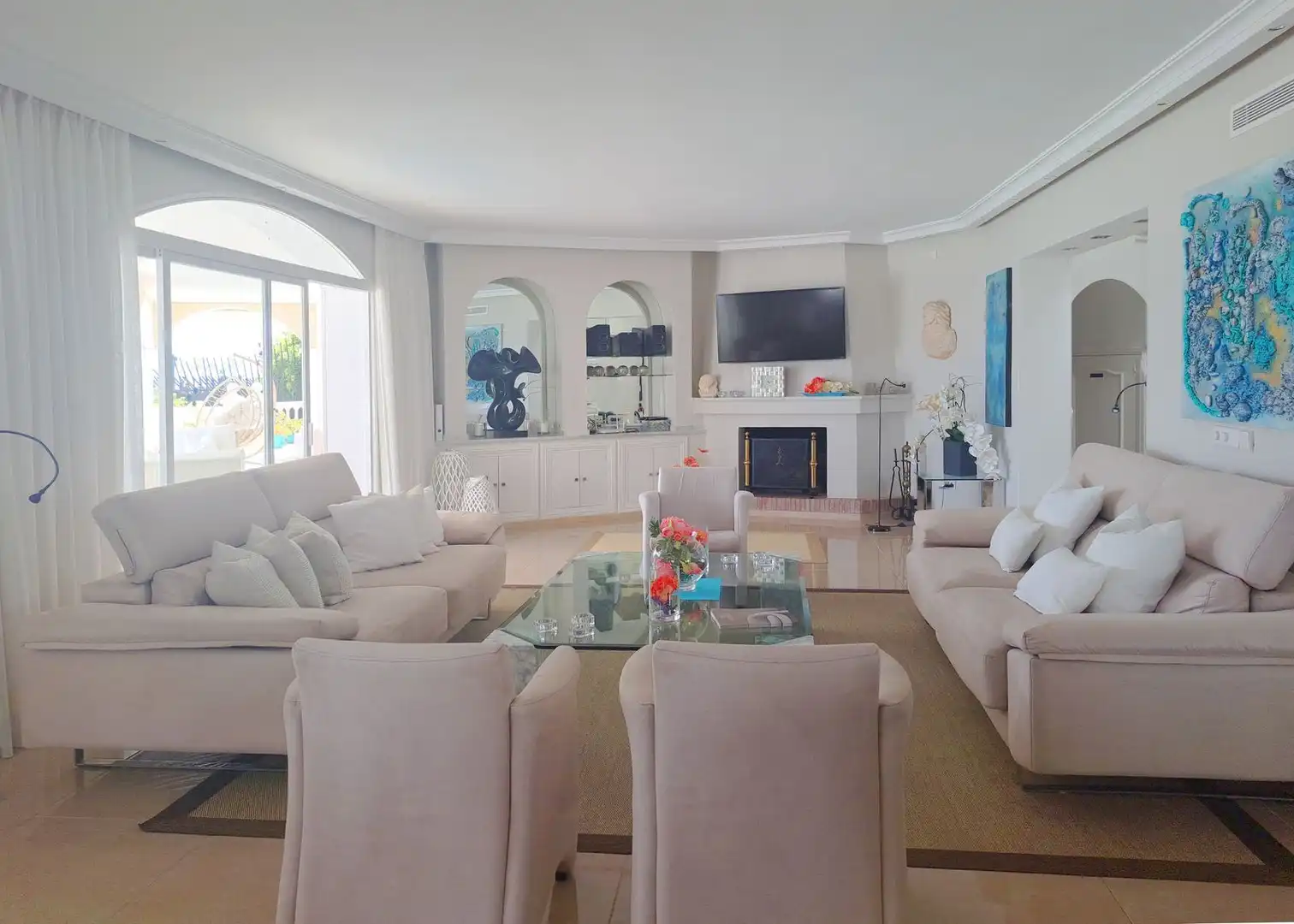 Chalet con piscina en venta en La Quinta, imagen 2