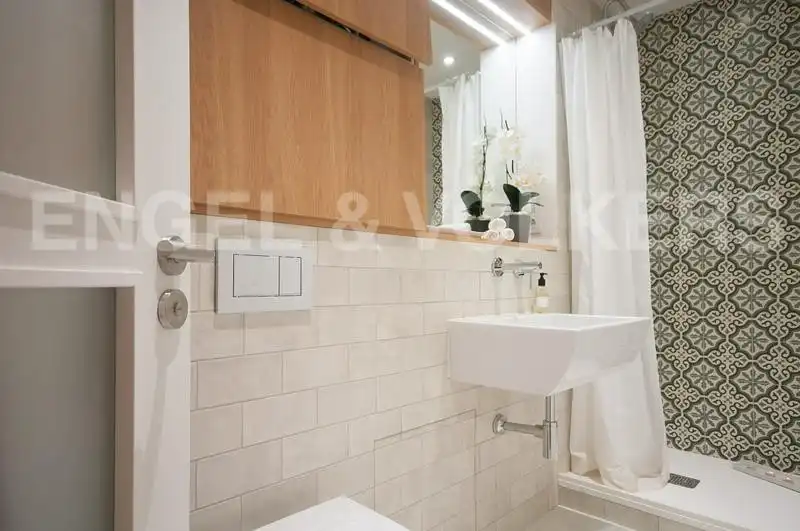 Baño de Piso de alquiler en Barcelona con Aire acondicionado, Calefacción y Parquet
