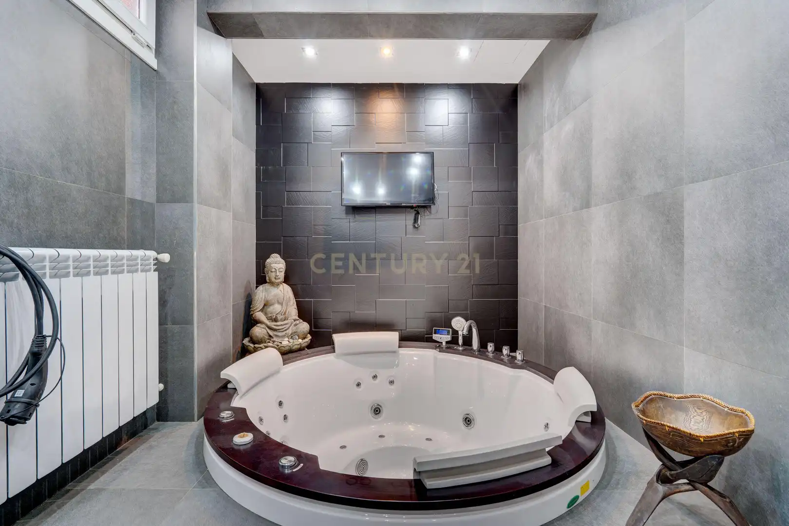 Badezimmer von Wohnungen zum Verkauf in Donostia - San Sebastián 