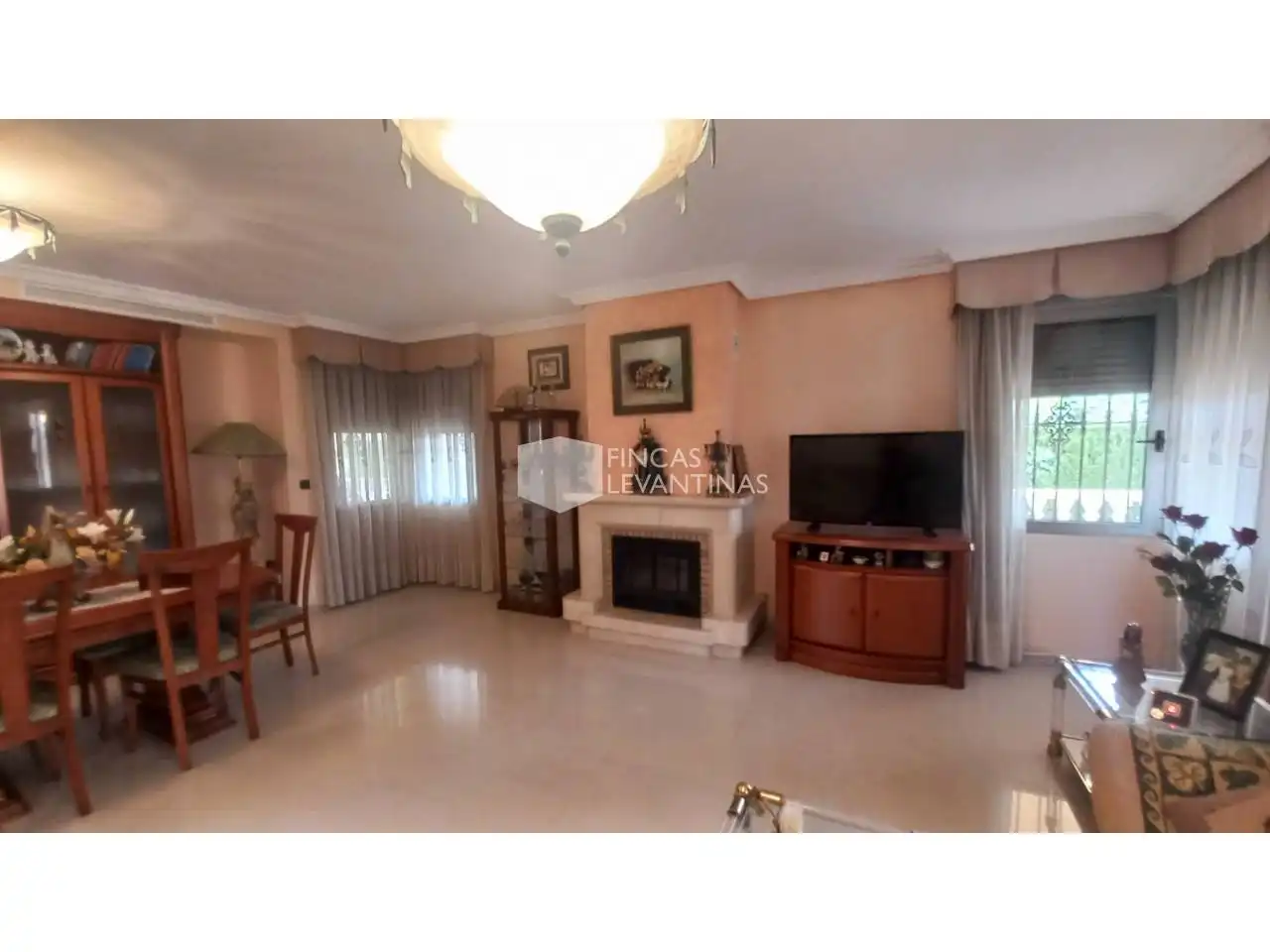 Sala d'estar de Casa o xalet en venda en San Vicente del Raspeig / Sant Vicent del Raspeig amb Aire condicionat, Jardí privat i Terrassa