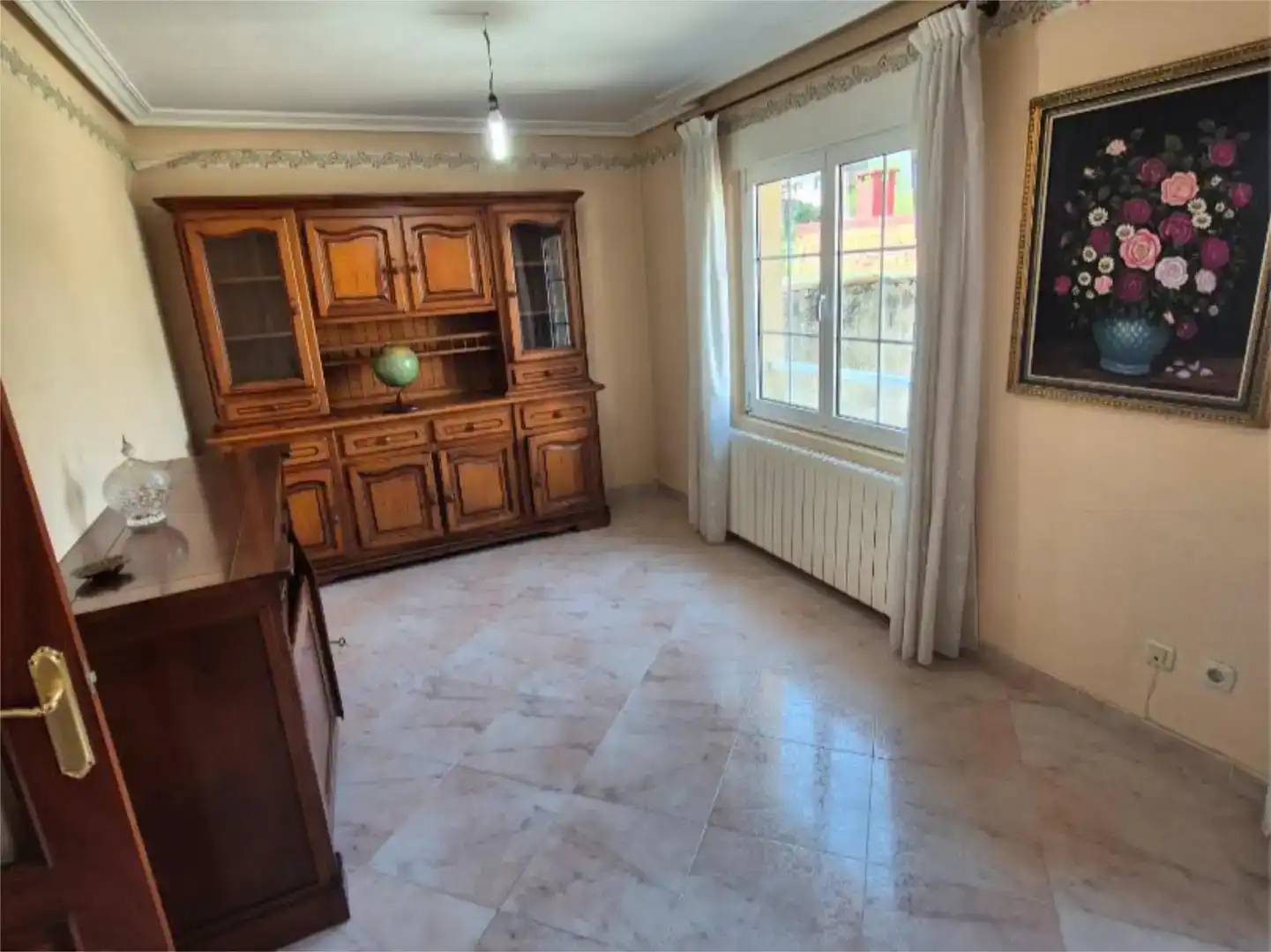 Comedor de Casa adosada en venta en Oviedo  con Parquet y Balcón