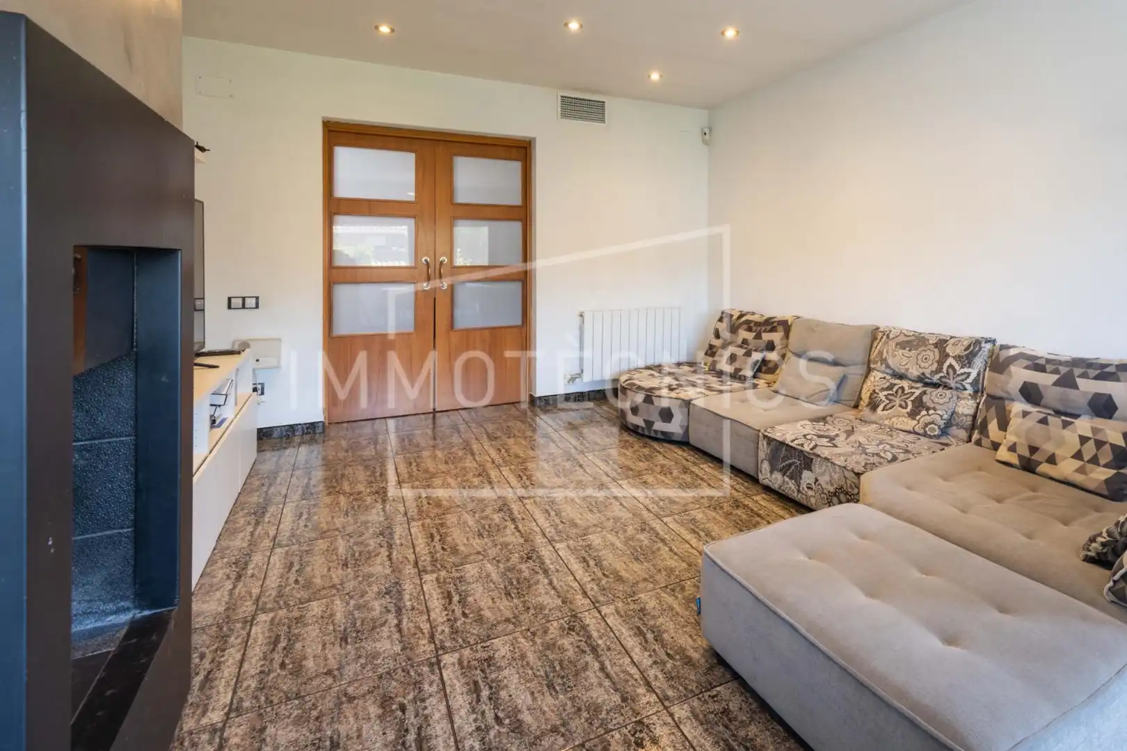 Sala de estar de Casa o chalet en venta en La Roca del Vallès con Calefacción, Jardín privado y Terraza