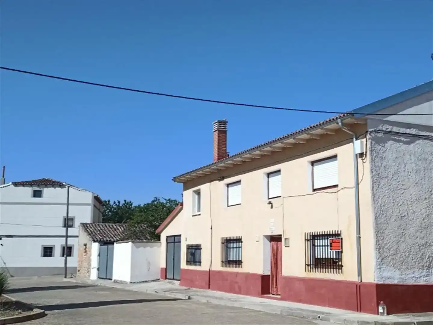 Vista exterior de Casa o chalet en venta en Calahorra de Boedo con Jardín privado, Trastero y Amueblado